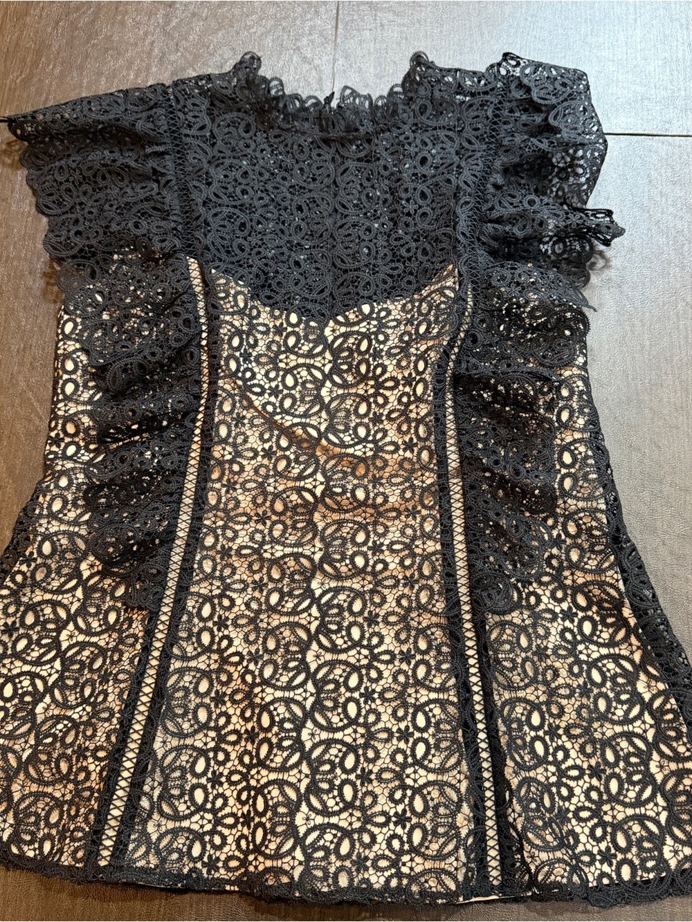 Pearl by Lela Rose Black Lace Ruffle Sleeve Top with Nude Lining Sz 14